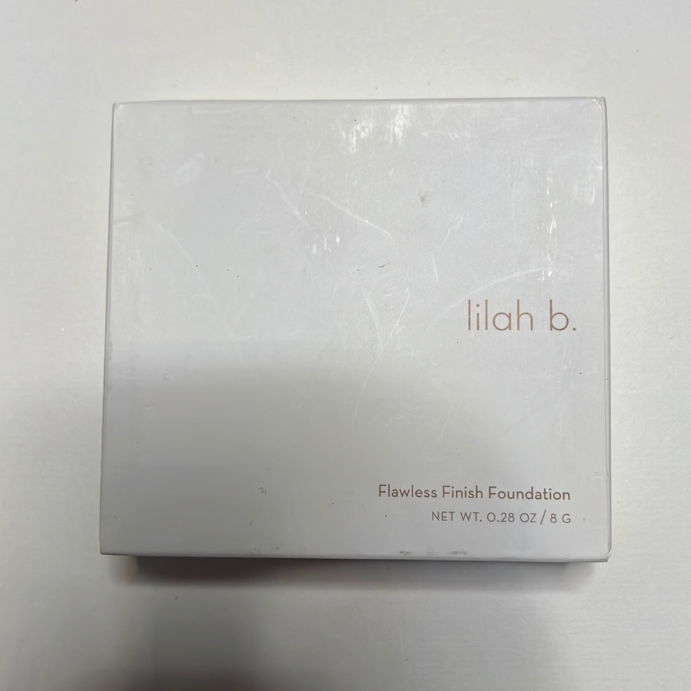 Lilah B. Flawless Finish Foundation - B. Classic